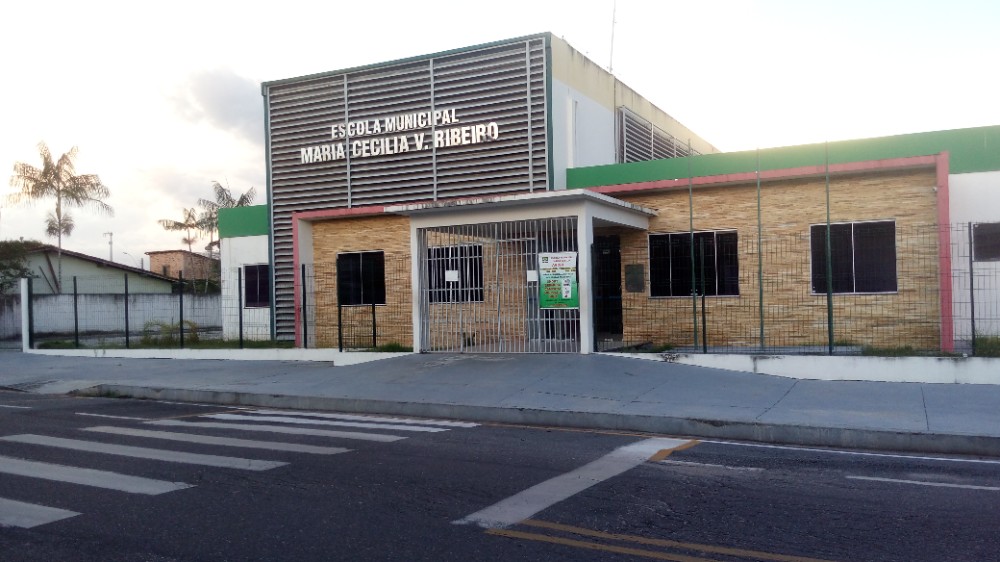 Escola Maria cecilia Av Magalhães. Barata centro